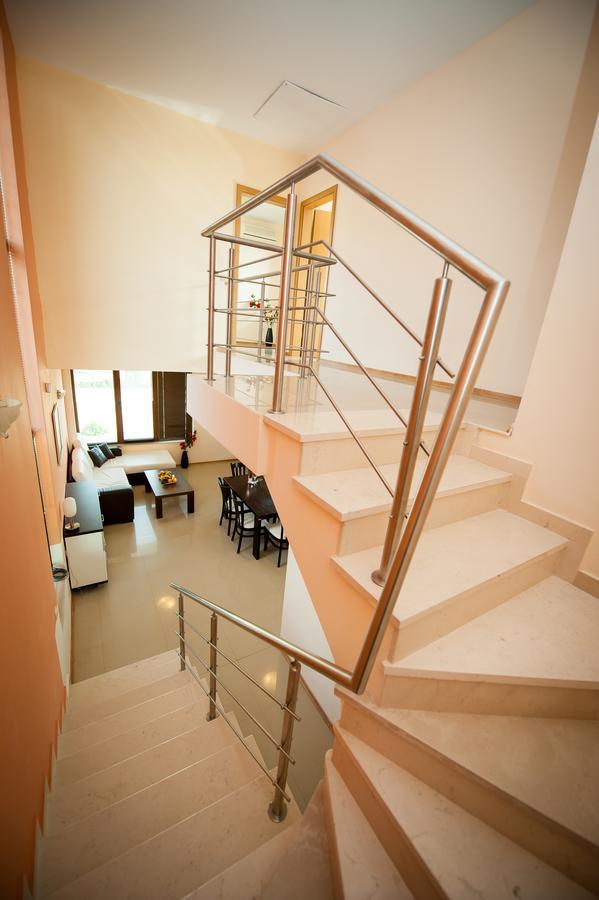 Lighthouse Apartments And Villas Baltsjik Eksteriør bilde