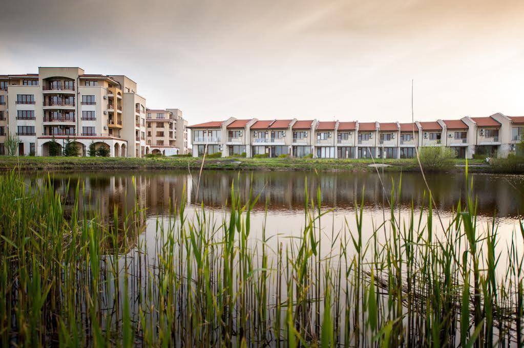 Lighthouse Apartments And Villas Baltsjik Eksteriør bilde